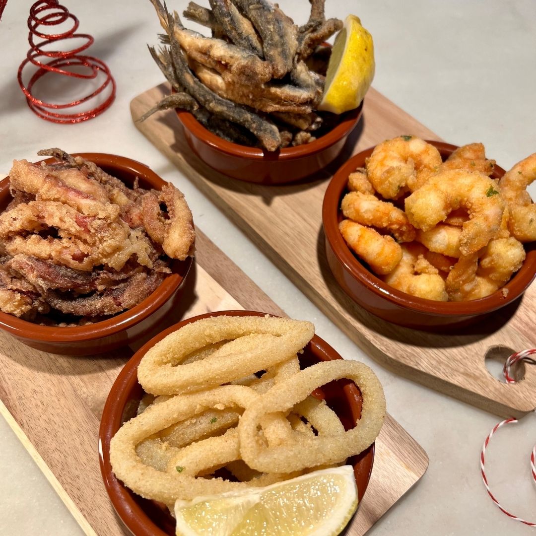 Prepara tu mesa navideña con el delicioso pescaito frito de <a href="/elsrmartinrest/">El Señor Martín</a>