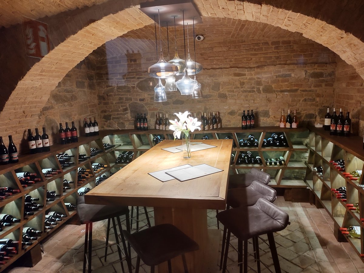 randomresto's tweet image. L'Osteria Wien Grinzing
4.3⭐ (2439) $$
Grinzinger Str. 1, 1190 Wien, Austria
maps.google.com/?cid=115253195…