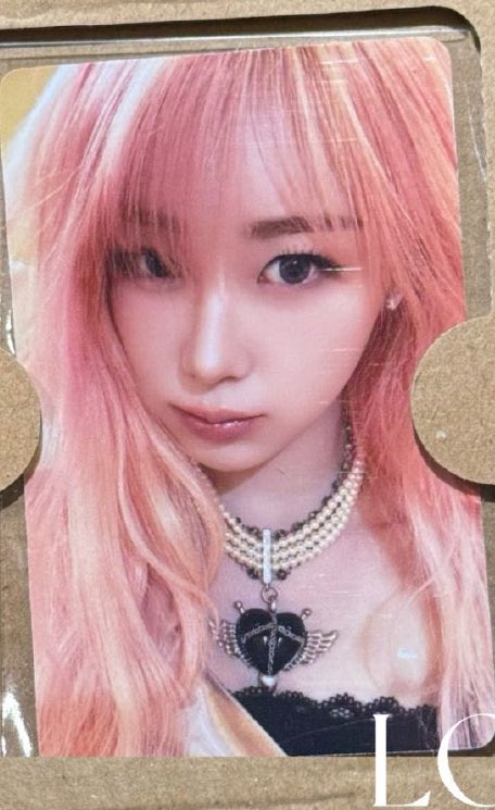 THIS PHOTOCARD???