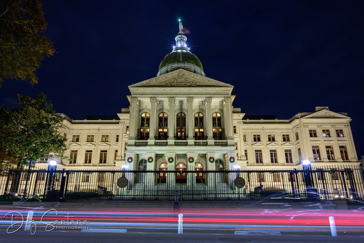 DezSantanaPhoto's tweet photo. Georgia State Capitol

@ExploreGeorgia @CityofAtlanta 
#cityscape #gacapitol #night https://t.co/ANdGacw0qk