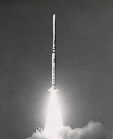 mcannavac's tweet image. A #LineaRadioSavona, con GianFunk abbiamo celebrato i 60 anni dell&apos;Italia nello #spazio, ripercorrendo il lancio del satellite #SanMarco1 e ricordando l&apos;evento dell&apos;@ASI_spazio del #16dicembre !

Grazie agli ascoltatori, buon sabato! 🙏👋🚀

Crediti foto: #NASA @NASAGoddardPix