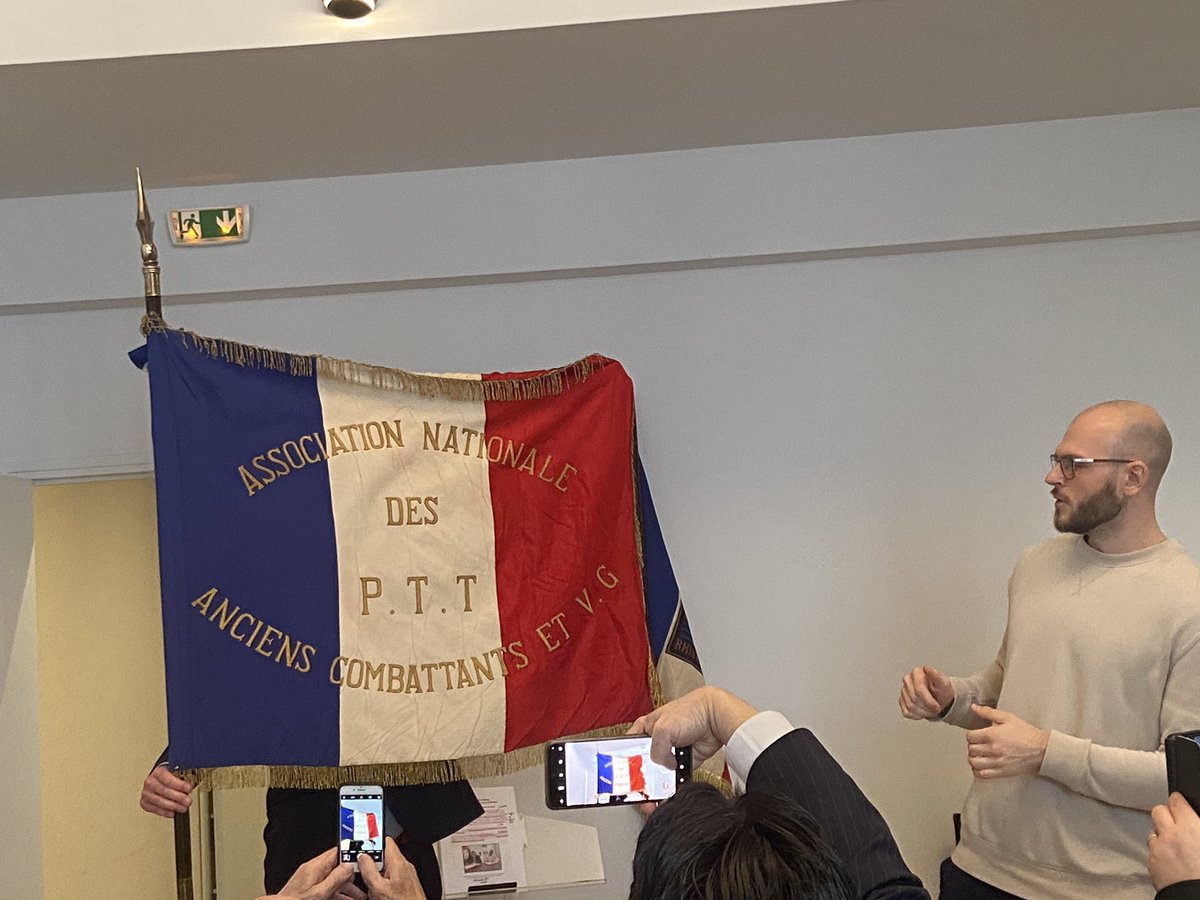 DrapeauxSFV's tweet photo. Quelques jolies pièces du Souvenir français. #JSFV1 #Vexillologie https://t.co/mnwJ30dX6I