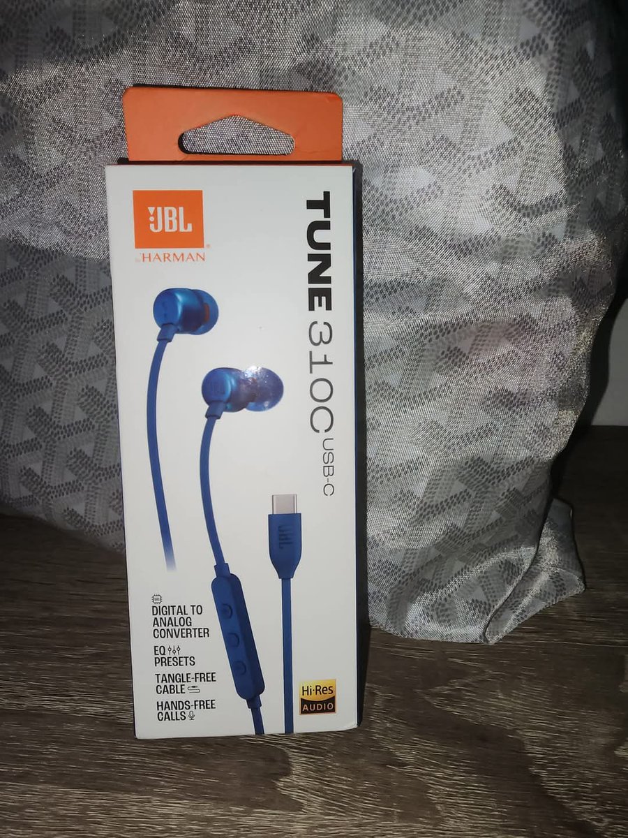 markitplease's tweet photo. WTS LFB: JBL TUNE 310-C with Complimentary Pass (QR code) for JBL SOUND FEST 2024 (ongoing na ito currently)

Price: Php 890 
t. #SB19 #HORI7ON #ZackTabudlo #OverOctober 

If interested sa tix lang, selling it at Php 250.00.

DM if interested. Ty~ https://t.co/VghgEgKBZZ