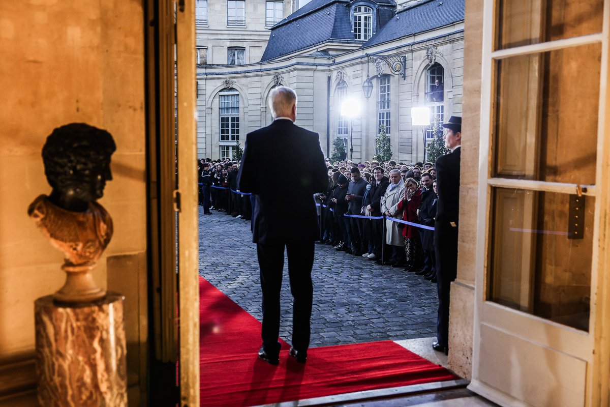 Matthieu Hébert (@matthieu_hebert) on Twitter photo Honoré et heureux d’avoir eu la chance d’accompagner un Premier ministre « patriote et européen » qui a placé le dialogue, le respect et la dignité au cœur de son action.
Merci <a href="/MichelBarnier/">Michel Barnier</a> et merci à chaque membre de cette formidable équipe 🙏 Honoré et heureux d’avoir eu la chance d’accompagner un Premier ministre « patriote et européen » qui a placé le dialogue, le respect et la dignité au cœur de son action.
Merci <a href="/MichelBarnier/">Michel Barnier</a> et merci à chaque membre de cette formidable équipe 🙏