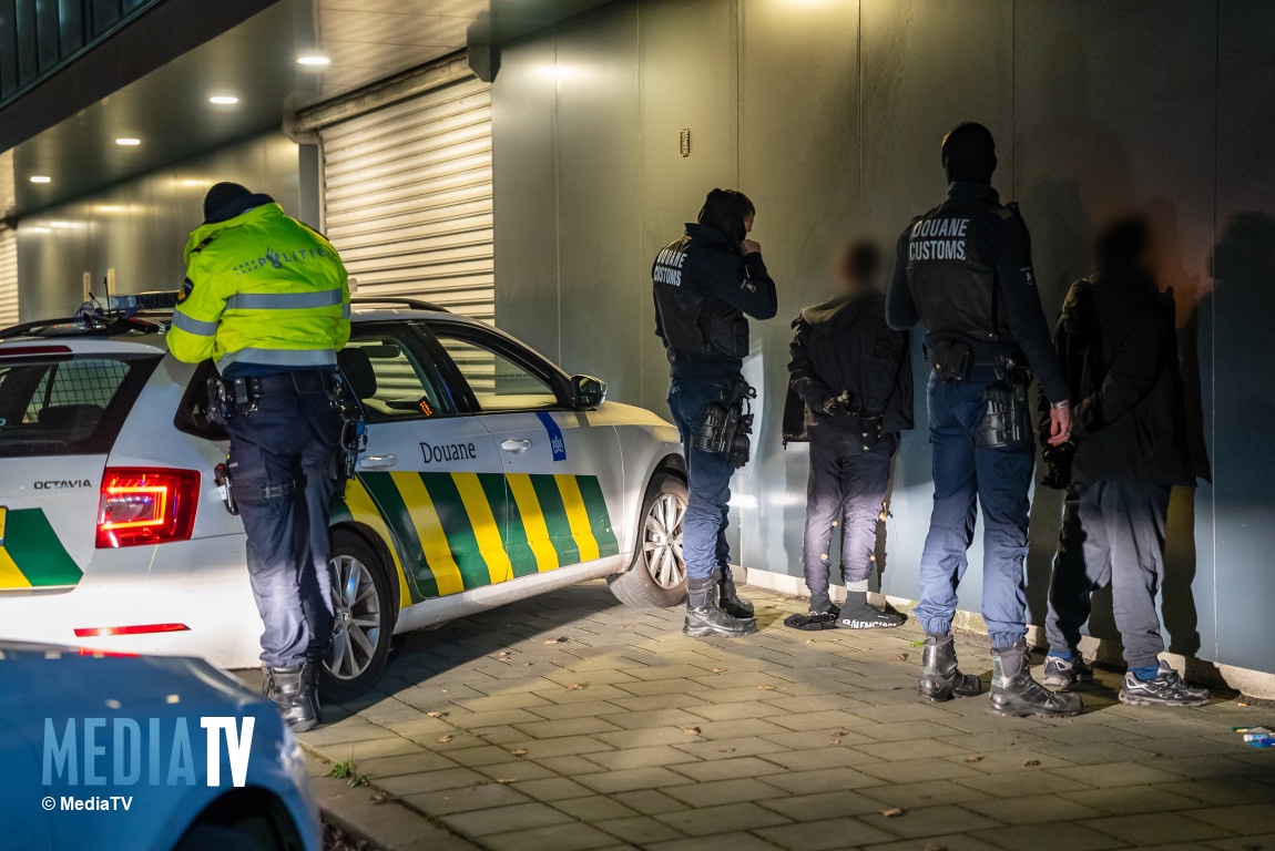 Zes uithalers aangehouden in Rotterdamse Waalhaven