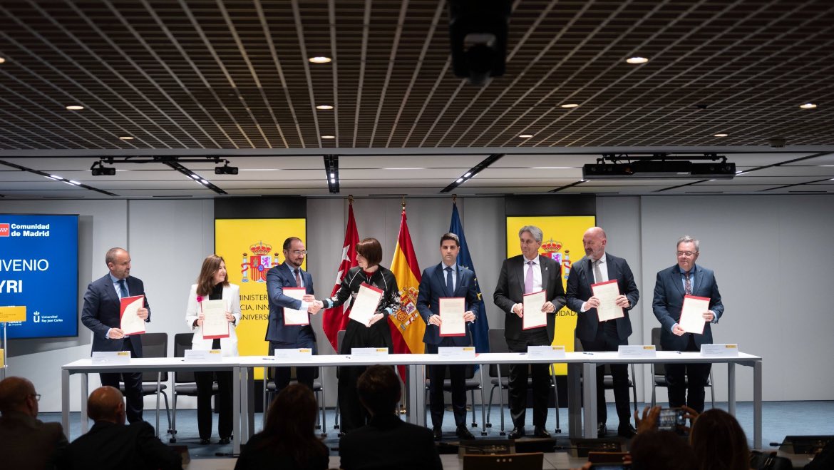 Satisfechos con la firma del convenio María Goyri: 1091 Ayudantes Doctores, 92 para <a href="/UAM_Madrid/">UAM Autónoma Madrid</a>.  Una oportunidad para:
➡️Iniciar 92 carreras académicas 
➡️Fortalecer algunas áreas 
➡️Iniciar nuevos proyectos docentes e investigadores 
¡Sabremos aprovecharlo!