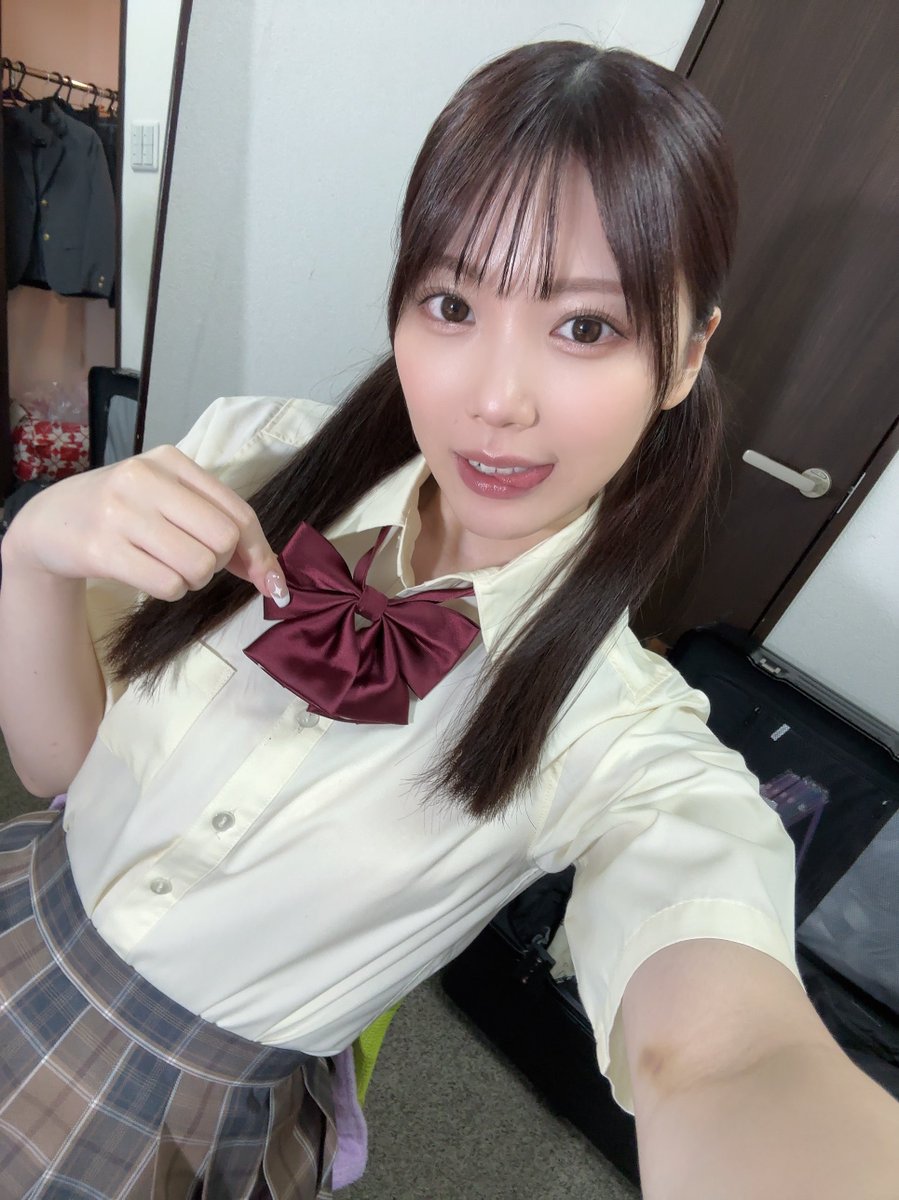 べろ出しがちでごめん😛 https://t.co/ENmFLfqOyl