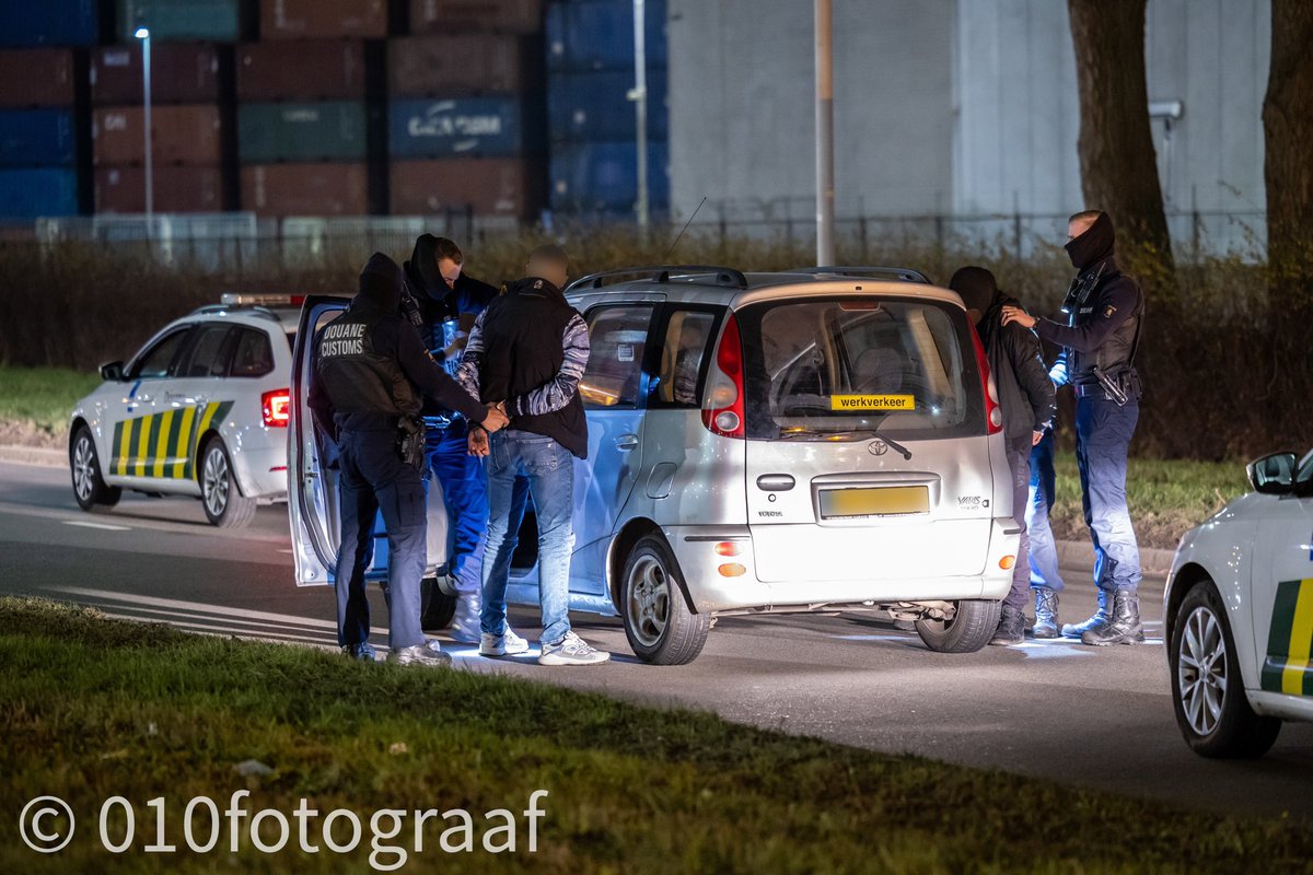 Aanhoudingen verricht in Rotterdamse Waalhaven voor het uithalen van drugs