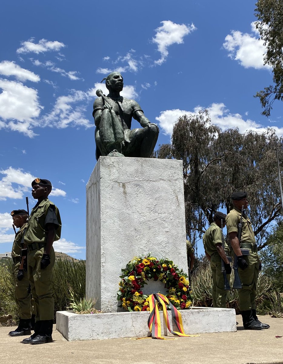 Khotsong!

German Federal President visits Kingdom of Lesotho and is received by His Majesty 

Paying tribute to 200 yrs of Basotho nation. We want to deepen cooperation

🇩🇪🫱🏽‍🫲🏻🇱🇸