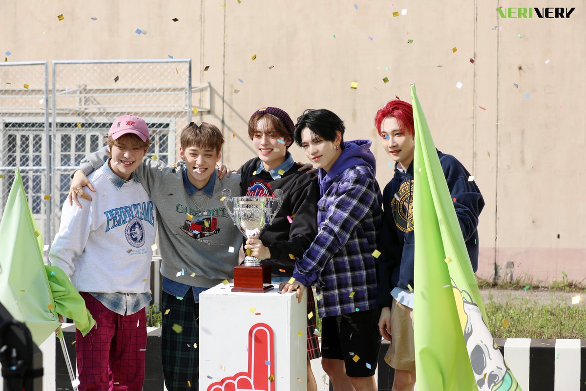 veri_daily's tweet photo. all 📸↓
.
.
#베리베리 #VERIVERY #VRVR
#Liminality #EP_LOVE
#Tap_Tap https://t.co/irvWyhqziM