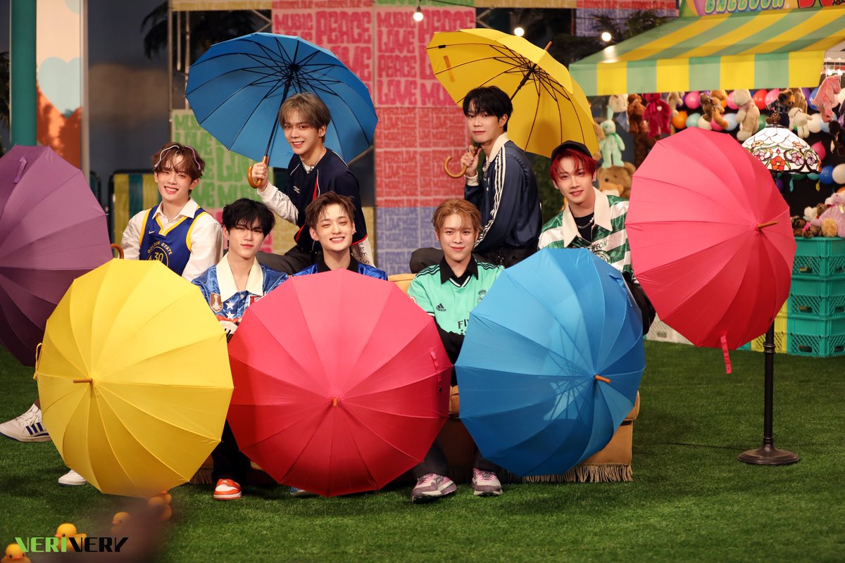 veri_daily's tweet photo. all 📸↓
.
.
#베리베리 #VERIVERY #VRVR
#Liminality #EP_LOVE
#Tap_Tap https://t.co/irvWyhqziM