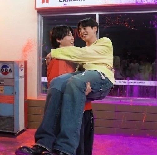 kooimne's tweet photo. 'A Man' Jikook version a small thread 🧵 https://t.co/Ck0mm0aTqy