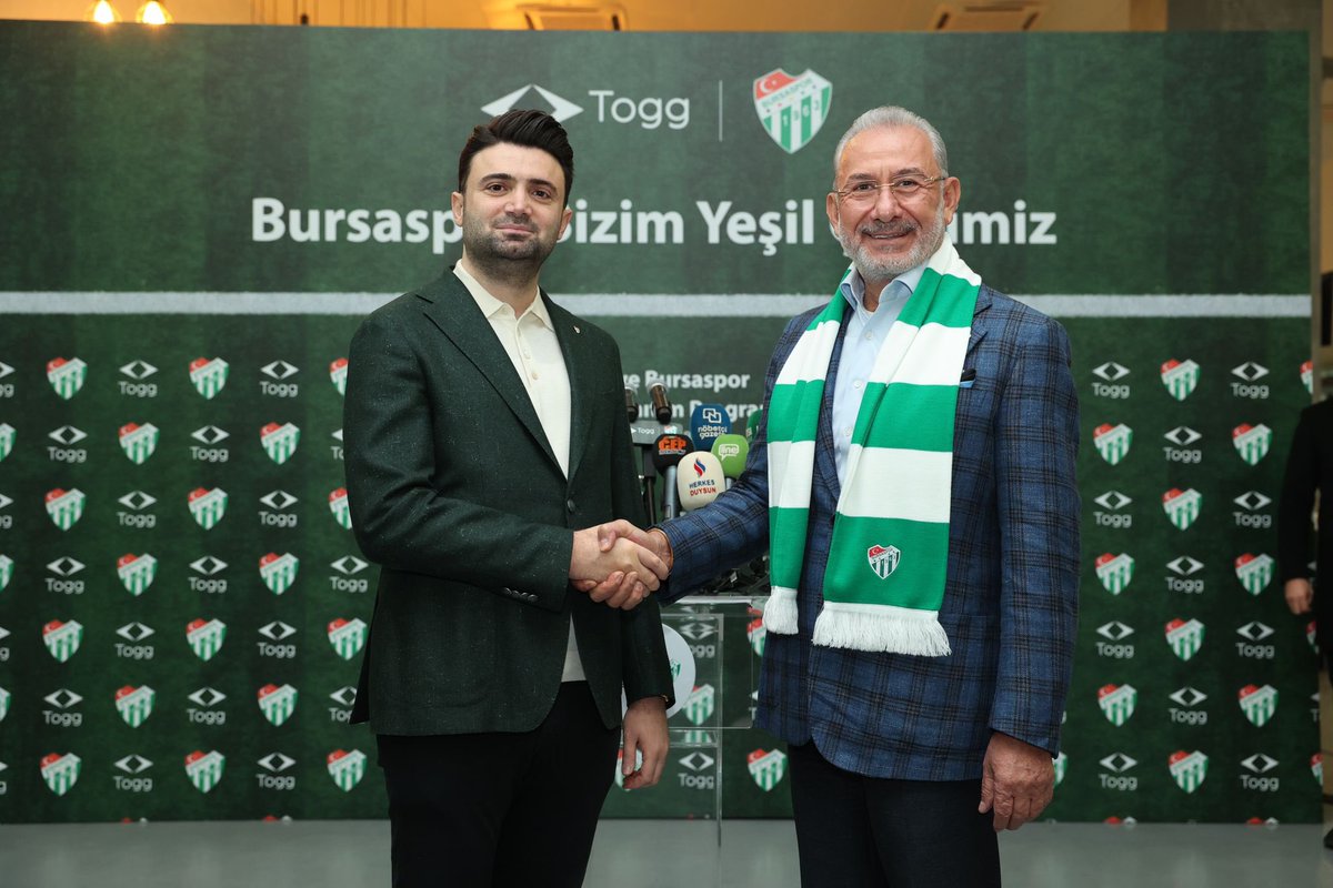 Togg2022's tweet photo. Yönetim Kurulu Başkanımız Sn. Fuat Tosyalı, CEO’muz Sn. M. Gürcan Karakaş ve Bursaspor Kulübü Başkanı Sn. Enes Çelik’in katılımıyla Bursaspor sponsorluğunu sizlerle paylaşmanın mutluluğunu ve gururunu yaşıyoruz.

Bursaspor bizim #yeşilçizgimiz 🐊⚽️

#Bursaspor
#Togg https://t.co/17157KiHsJ