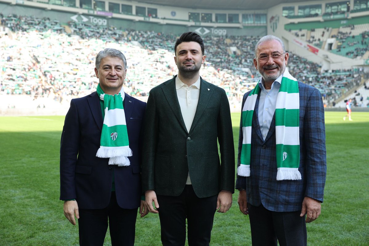 Yönetim Kurulu Başkanımız Sn. Fuat Tosyalı, CEO’muz Sn. M. Gürcan Karakaş ve Bursaspor Kulübü Başkanı Sn. Enes Çelik’in katılımıyla Bursaspor sponsorluğunu sizlerle paylaşmanın mutluluğunu ve gururunu yaşıyoruz.

Bursaspor bizim #yeşilçizgimiz 🐊⚽️

#Bursaspor
#Togg