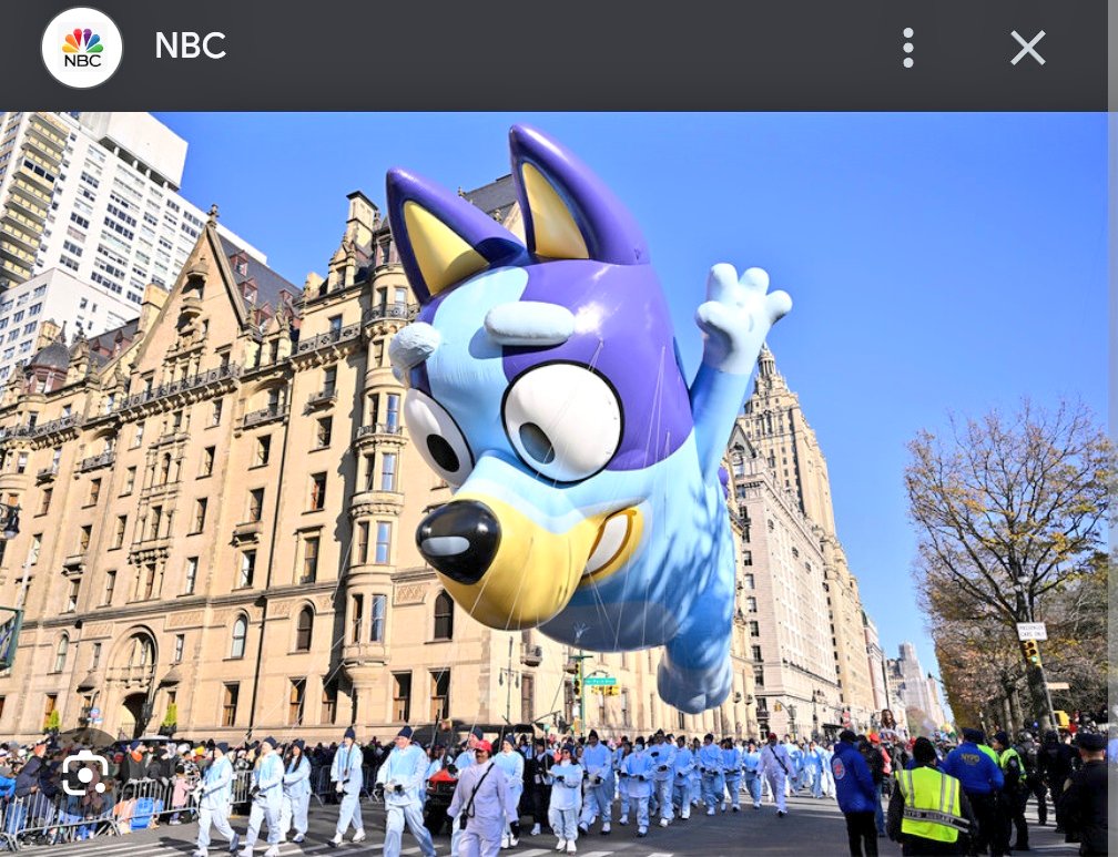 RobinRumsey1's tweet photo. While reading Balloons Over Broadway with @Novel_Effect, drum cadences enchanted the kids. They were able to free draw from their imagination while we read, such creative balloon ideas! Then we viewed the Macy's parade. "Ooh there's Bluey!" @KedcARTS @KEDCGrants #joythroughart https://t.co/N3QSw6kUxU