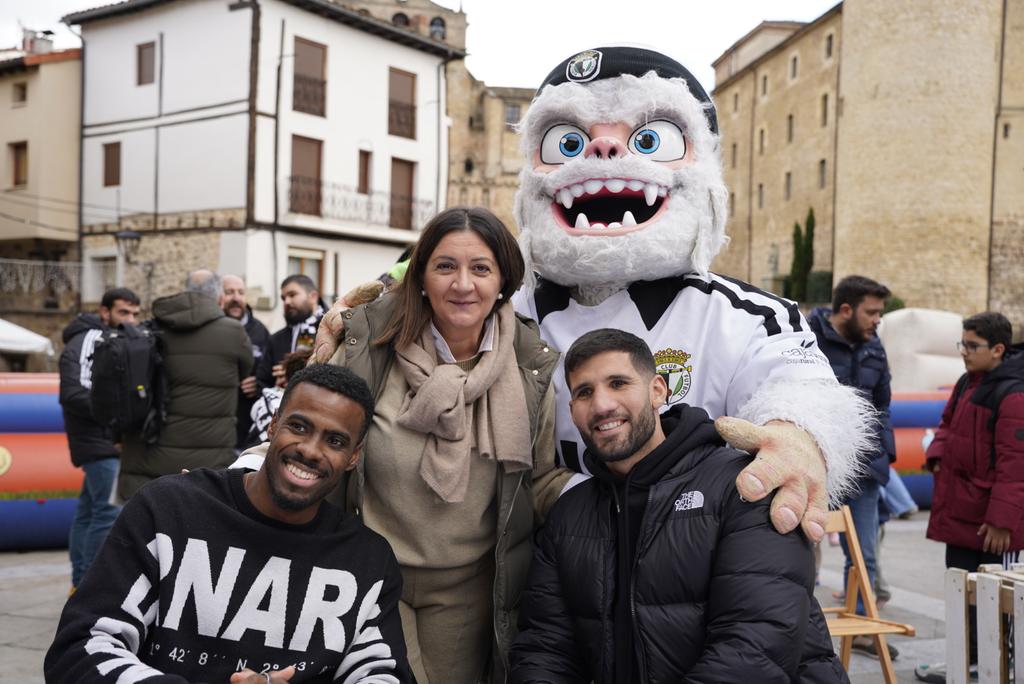 Burgos_CF's tweet photo. ¡GRACIAS, OÑA!👏

#SembrandoBurgalesismo
#TodaMiVida https://t.co/xLPY9GXHiO