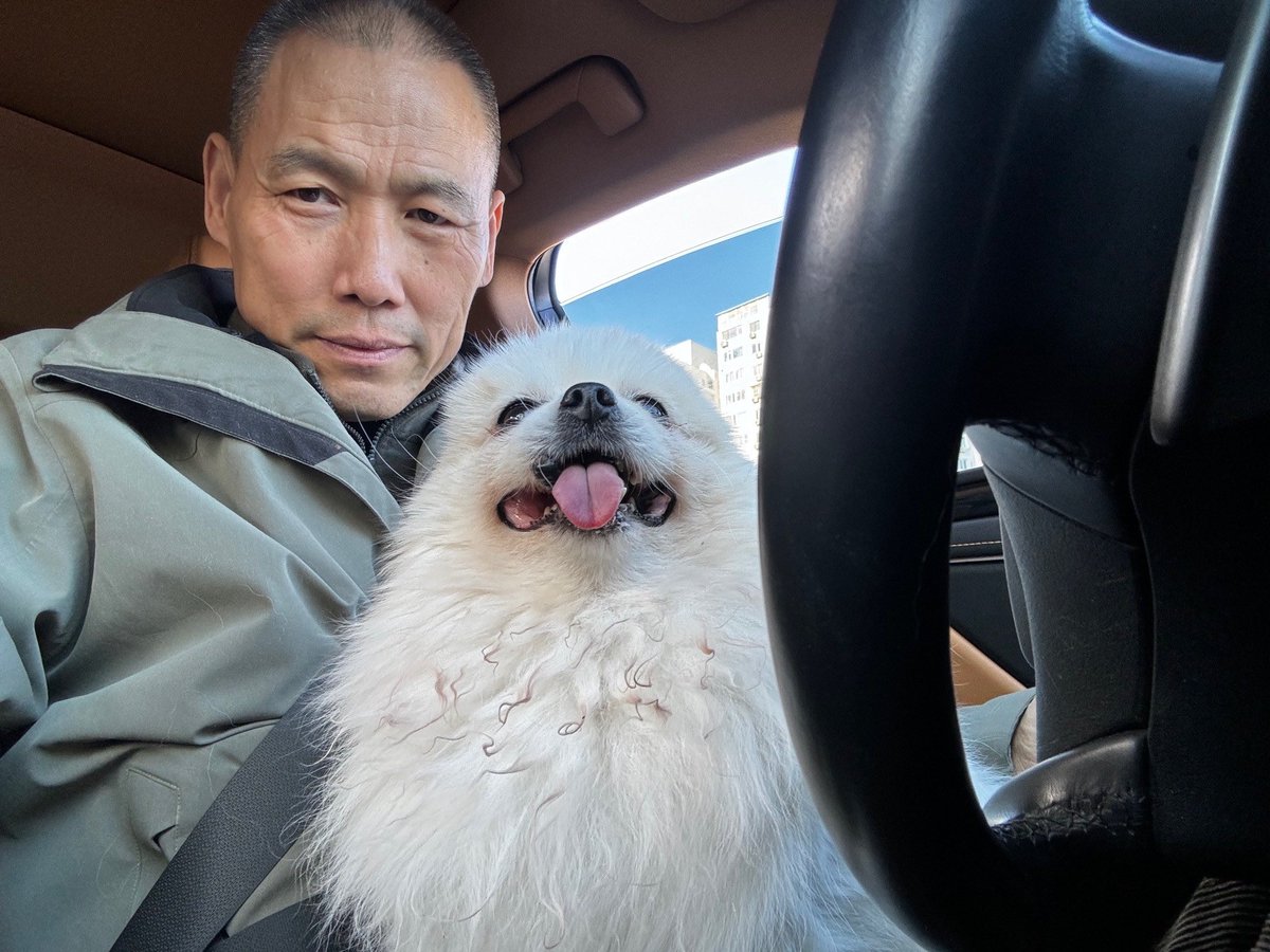 puzhiqiang's tweet photo. 2024年12月14日，早上先去游泳，随后带上狗，前往北京市第二中级法院、北京市第一看守所，故地重游。九年前的今天，北京二中院一个最小的法庭里，浦案开庭审理，此后每年的今天，我都回来走一走。2020年12月10日，在法定两年期限届满前，我依法提起了申诉。我相信，不论当局如何耍赖，我的申诉案已经在那儿了，我们永远有机会。