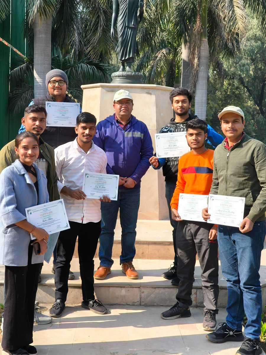 bestbirds5's tweet photo. Certificates were distributed to 2023-24 #TeamBEST for their teamwork. The team successfully organized events and programs along with editing of our newly launched annual magazine #BASANTA .
We #congratulate team members 2023-24 for successfully completing their term. https://t.co/iCTKXNV3H6