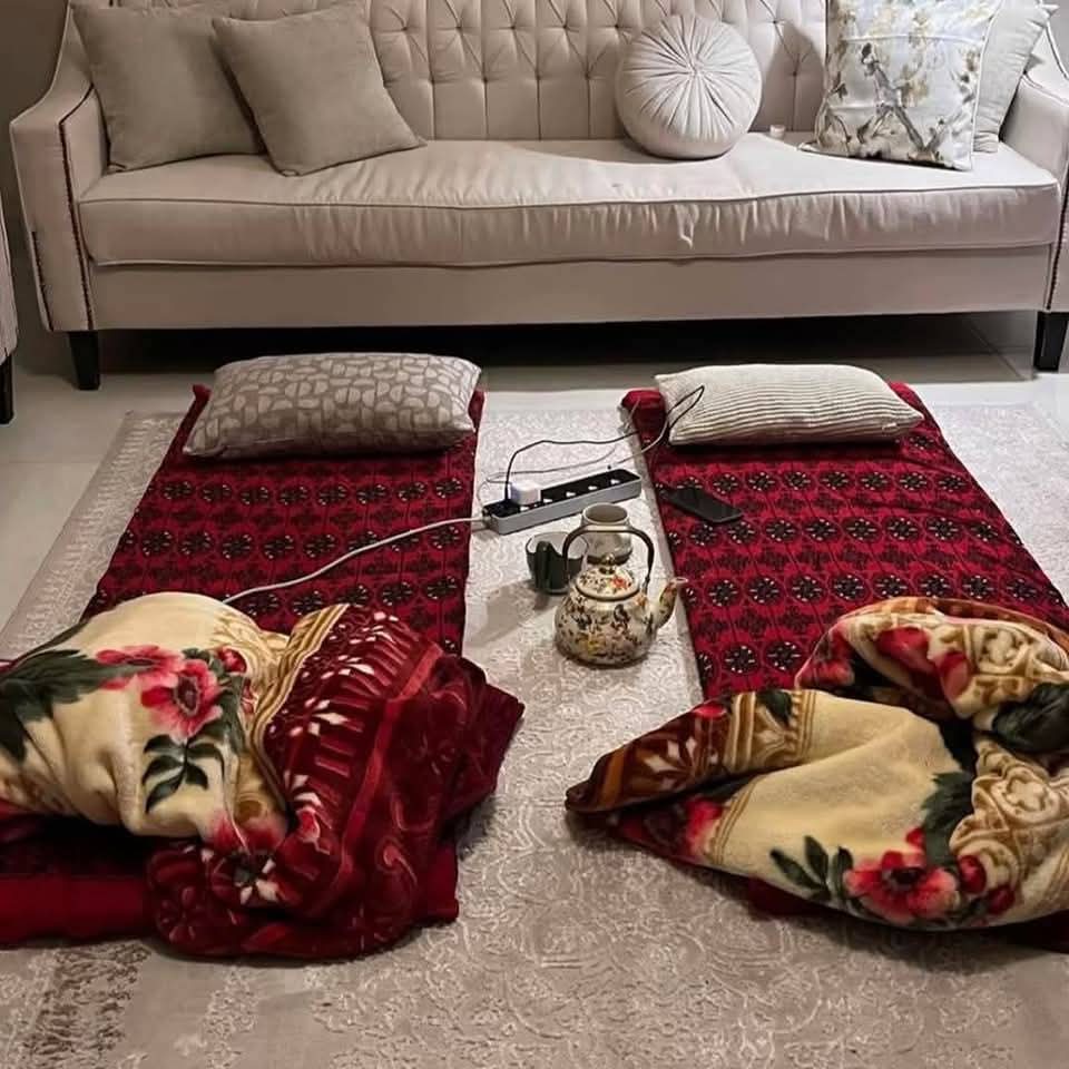 إن الله تعالى يزيد في عمر الرجل ببره والديه.
ابن منيع (عد)عن جابر.

📚 الجامع الصغير 

"Sesungguhnya Allah akan menambah umur seseorang sebab berbakti kepada kedua orangtuanya."