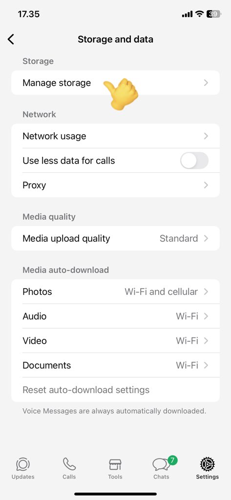fiyowo's tweet photo. -

Buka WA > ke settings > cari Storage &amp; Data > Manage Storage

Abis disitu bakal nemu rc kaya difoto. Ini bakal manual karna harus hapusin satu satu kaya difoto 

Next> https://t.co/STy5jxsFsi