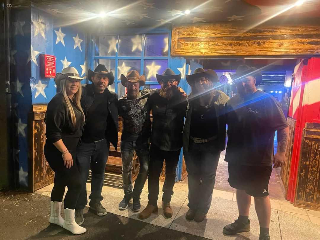 We're performing our 'Christmas Gig' this year at the Dakota Saloon, Weston-Super-Mare next Saturday 21st December, with our full show kicking off at 9pm.... Can't wait - look forward to seeing you guys there 🍻🍾

Here's us at the Dakota Saloon earlier this year ❤️ this venue!