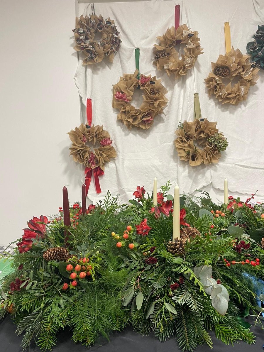 parroquiaSG's tweet photo. 🎄¡Ya está abierto en Mercadillo Solidario! 
⏰ Este fin de semana, abierto por la mañana de 11 a 14 y por la tarde de 18:30 a 20 https://t.co/Vfco4Un7Fr