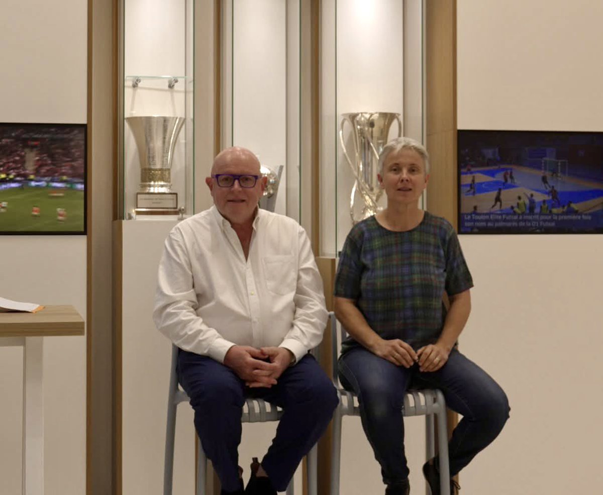 ArbitresSAFE's tweet photo. ⭕️Sabine BONNIN, membre du Bureau du SAFE et Jean-Claude LEFRANC, président de l’UNAF, sont les nouveaux représentants des arbitres au COMEX FFF !‼️

➡️Ils siégeront mensuellement au Comité Exécutif de la Fédération pour défendre et faire avancer la fonction. https://t.co/SNK2VIZLSj