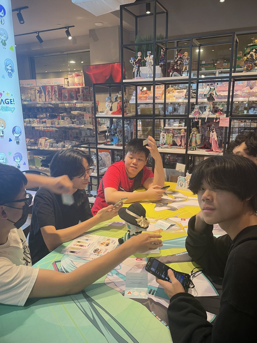 ForcedToPay23's tweet image. Cafe with the boys