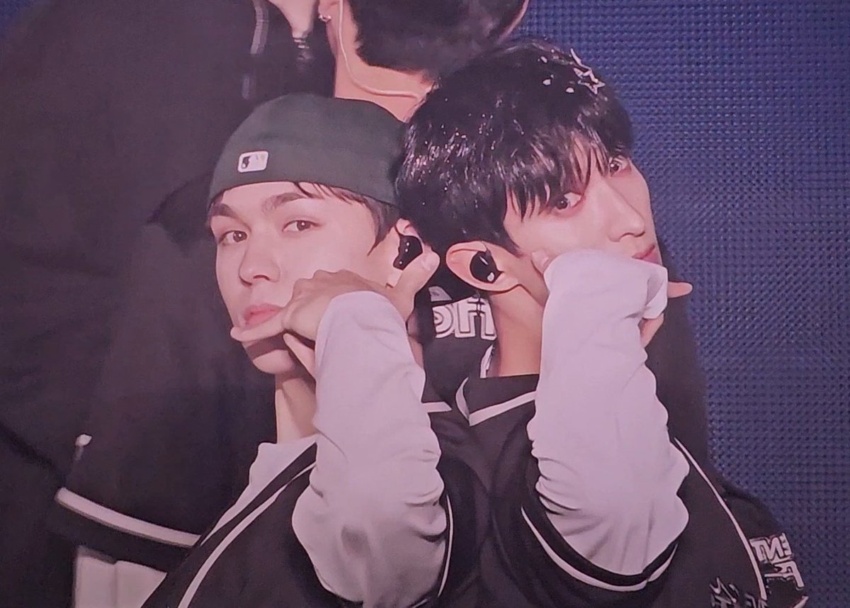 moeum_zip's tweet photo. 218이진짜웃김 https://t.co/G6xbYUod37