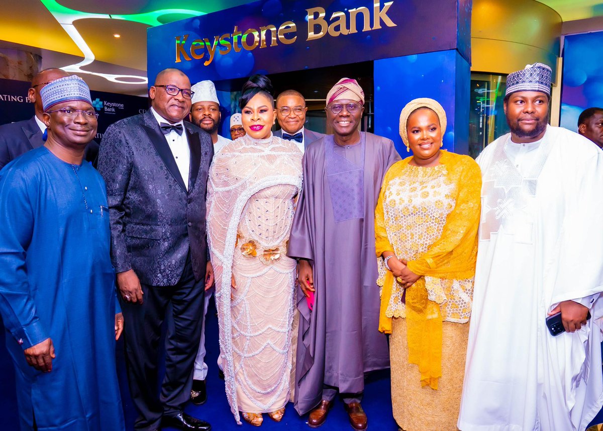 jidesanwoolu's tweet photo. Yesterday, I attended Keystone Bank’s End of Year dinner and enjoyed the opportunity to connect with their banking community and celebrate their achievements for the year. https://t.co/I4GCbrzpqy