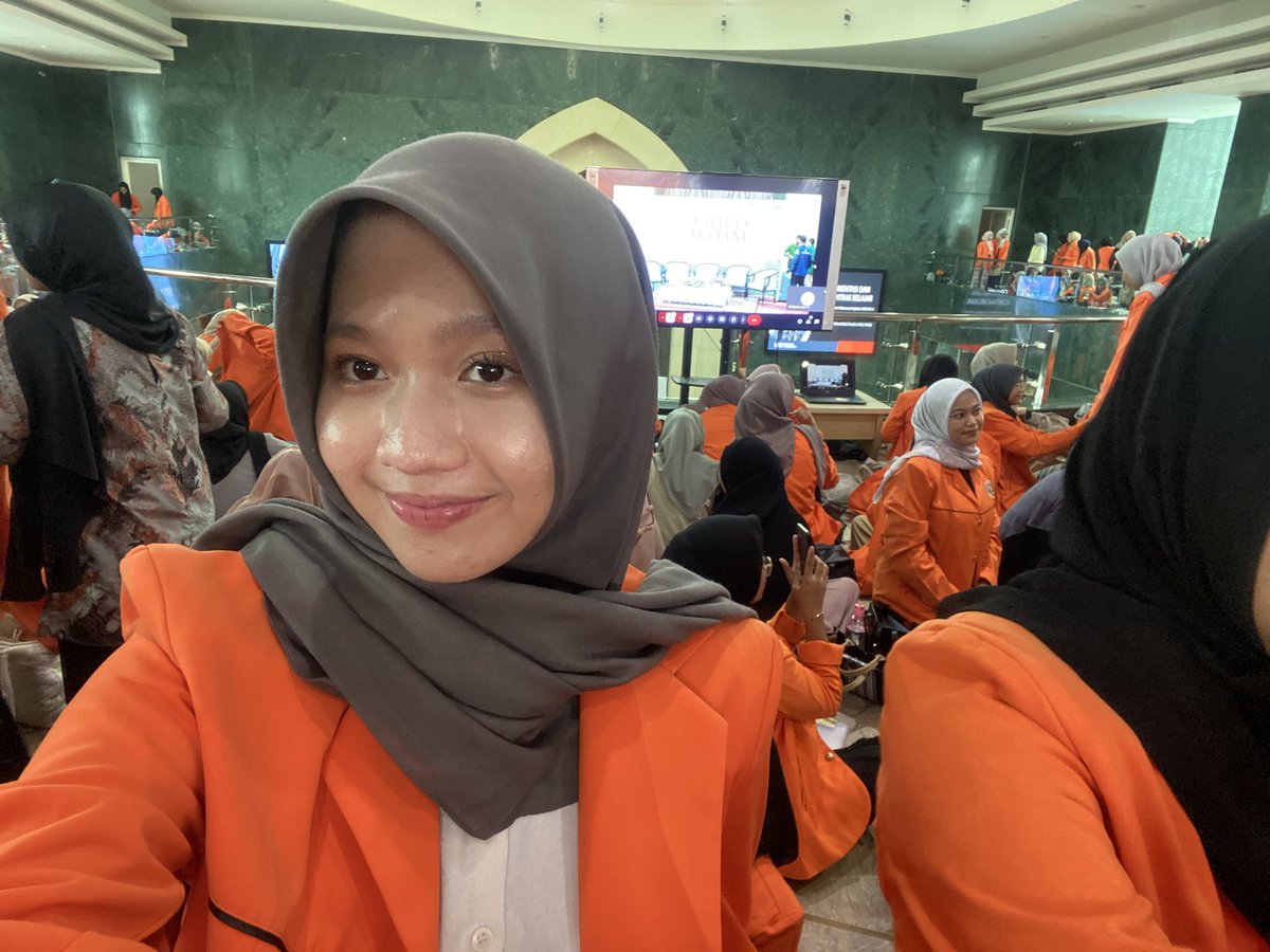143doie's tweet photo. Nama : Nasywa Saiba Indrina
NIM : 2300013216
Sesi : Pembukaan
#Bamahasiswa #Weareuad #islamberkemajuan https://t.co/wxTR1ylM2f