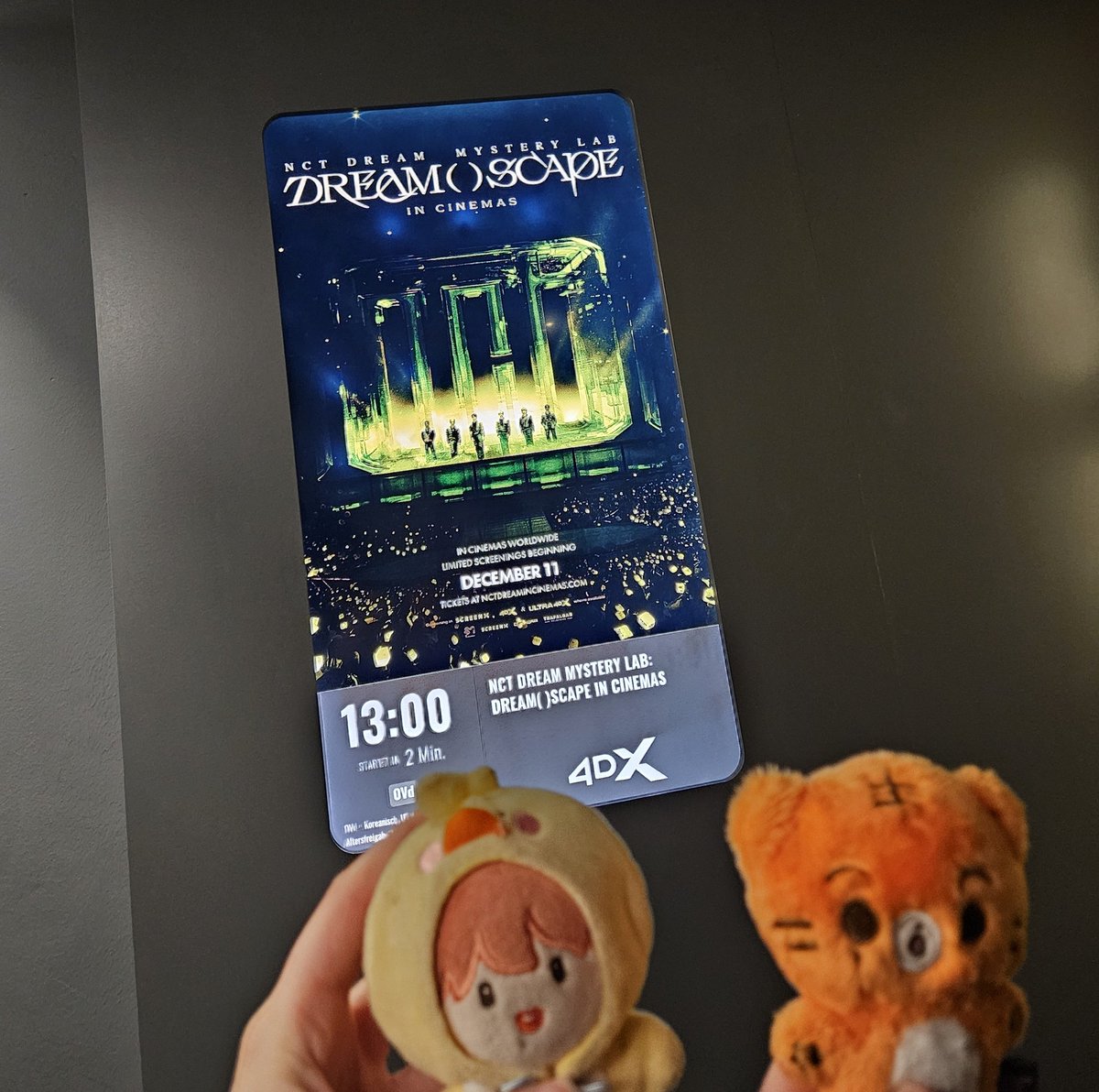 chenjjis's tweet photo. dream movie and a blunt https://t.co/jWcmTEDEwn
