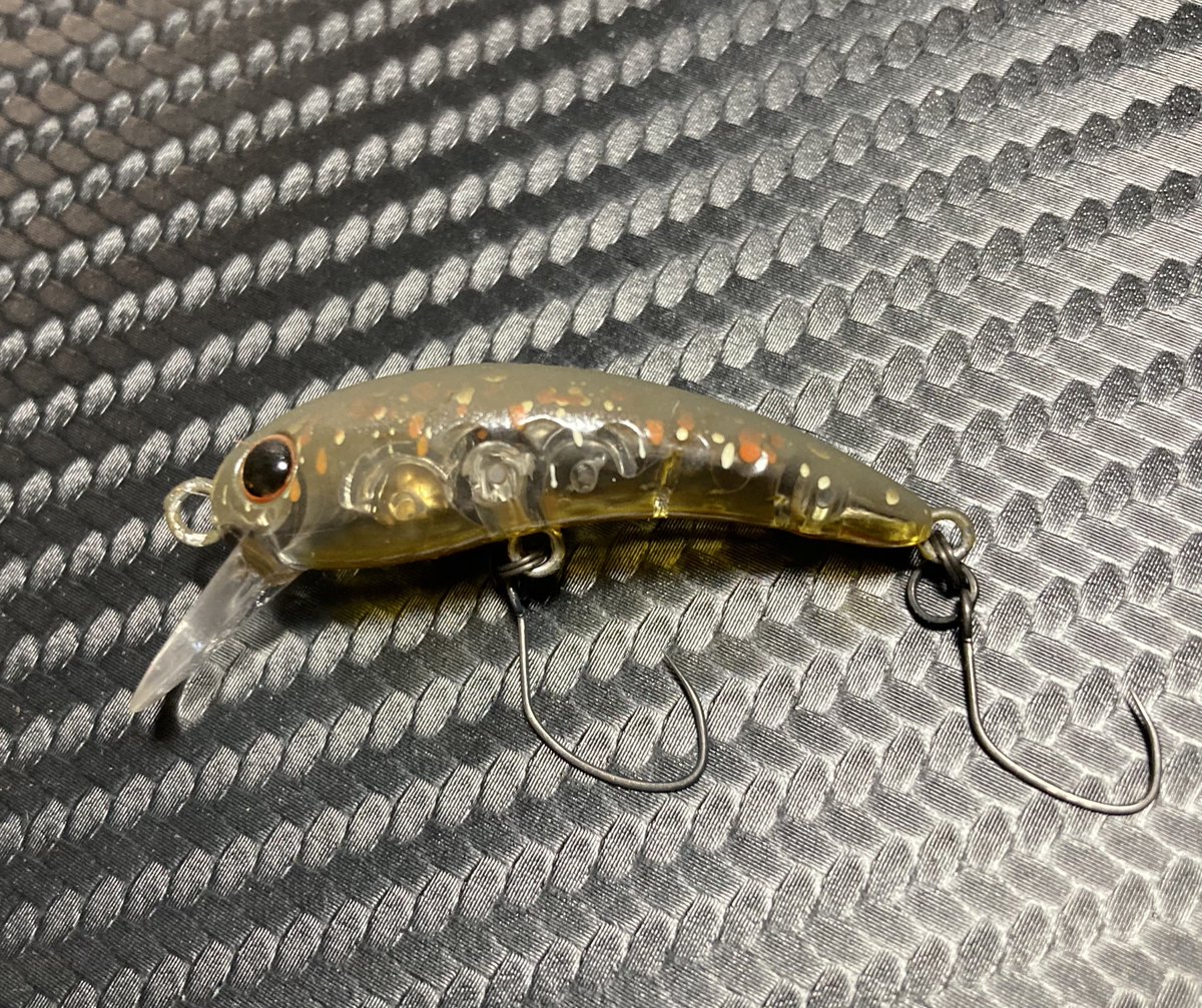 19ken70ta's tweet photo. 今日はレンジが合わず
出番無し

ノングロー＆ノンUVなクランクベイトだけど、喰わせ能力は強目

BC-33Fの8番を付けたけど、このサイズには絶対9番だよなぁ😏

#タン塩レモン
#プロショップトモオリカラ 
#BC33
#VANFOOK https://t.co/JYMvRJlSXY