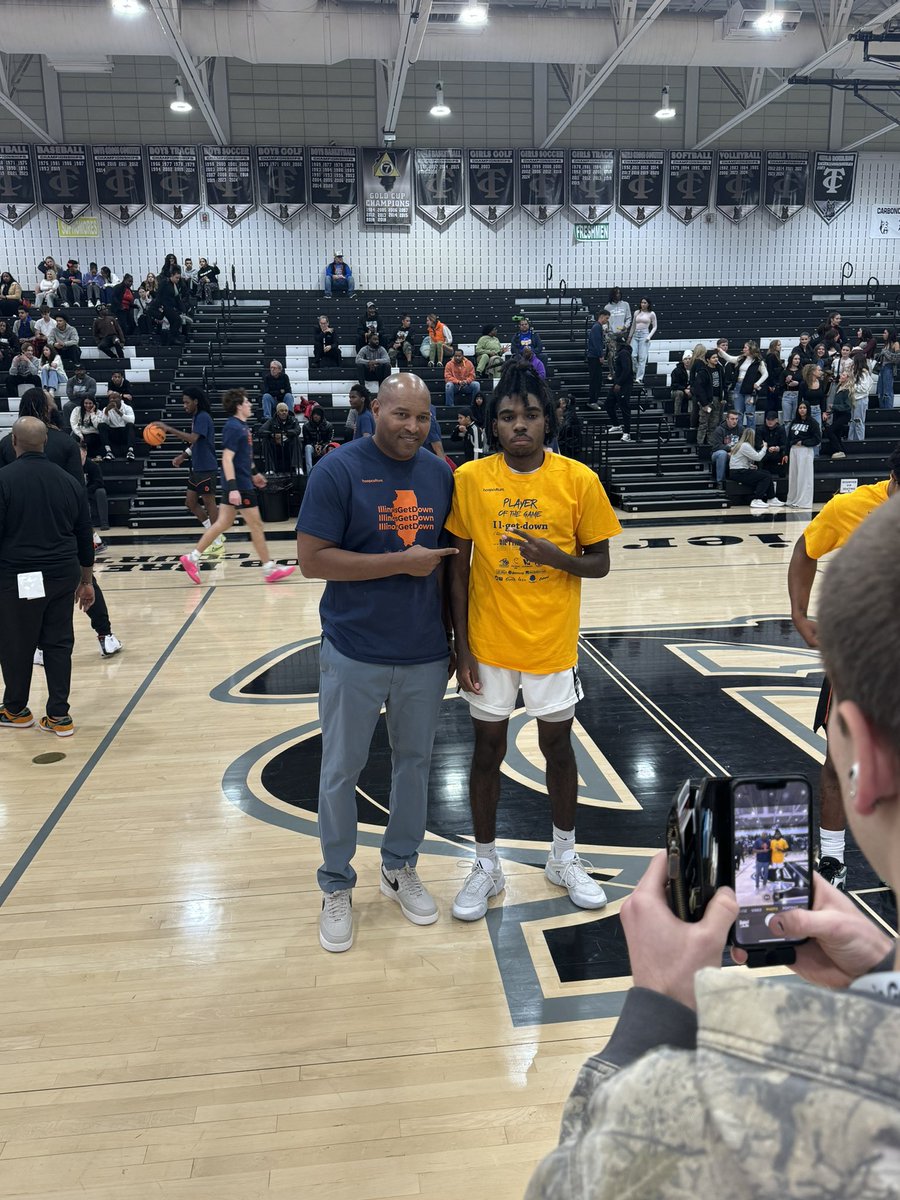 CCHSTerriers's tweet photo. Terrier Boys Basketball defeats Jones from Orlando in the IllinoisGetDown Showcase! Congratulations Coryion -Player of the game! https://t.co/fhdyA163Mb