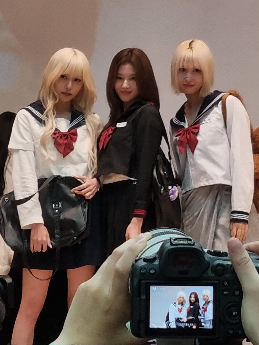 godmitzu's tweet photo. MISAMO IN SCHOOL UNIFORMS https://t.co/9gSMsrlr5c