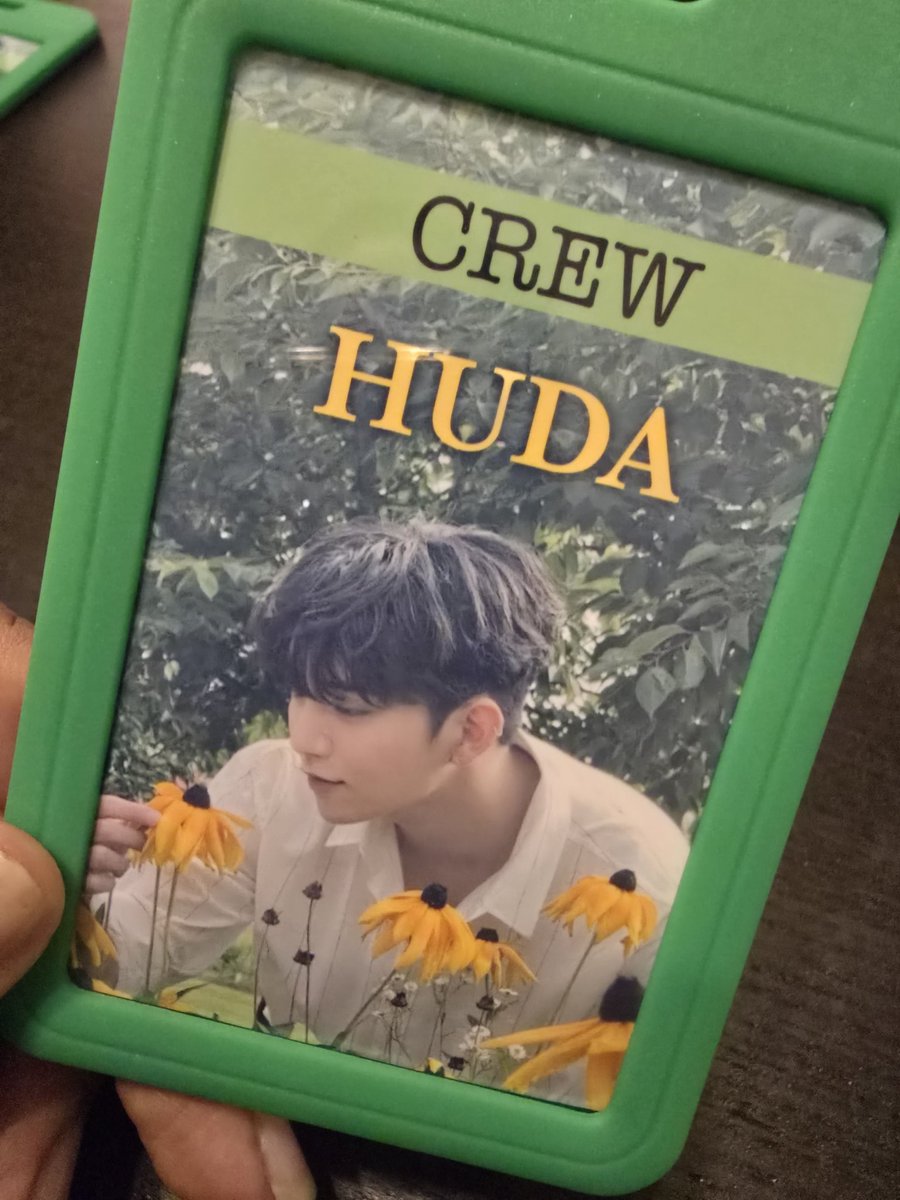 My freebie for #Falling4Shua tomorrow~ 

Just show this tweet to claim and do DM if wanna trade.

I am one of the crew members tomorrow, so I'll be there throughout the event 😆😁