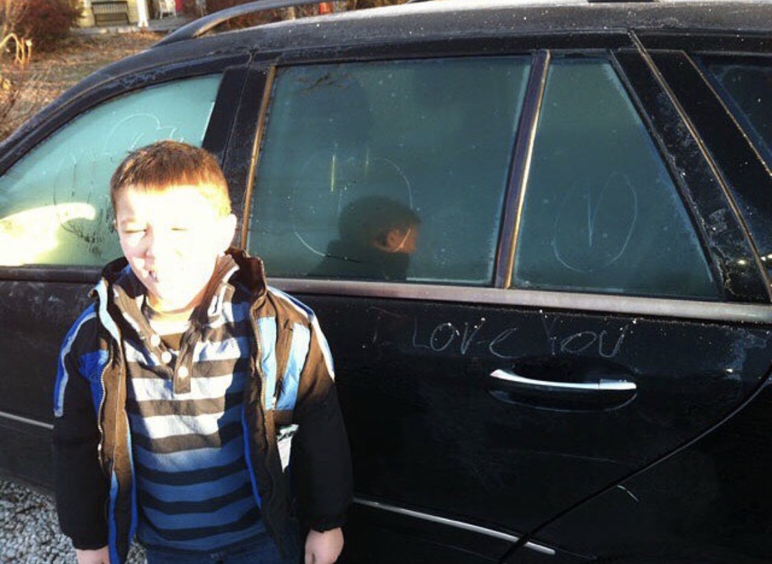 ScarlettMLewis's tweet image. Jesse believed in choosing love over anger. Honor his memory this holiday season by helping us create the kinder, more compassionate world he knew was possible.

Here is his final picture. The morning he died. He wrote “I Love You” in the frost of my car. ❤️