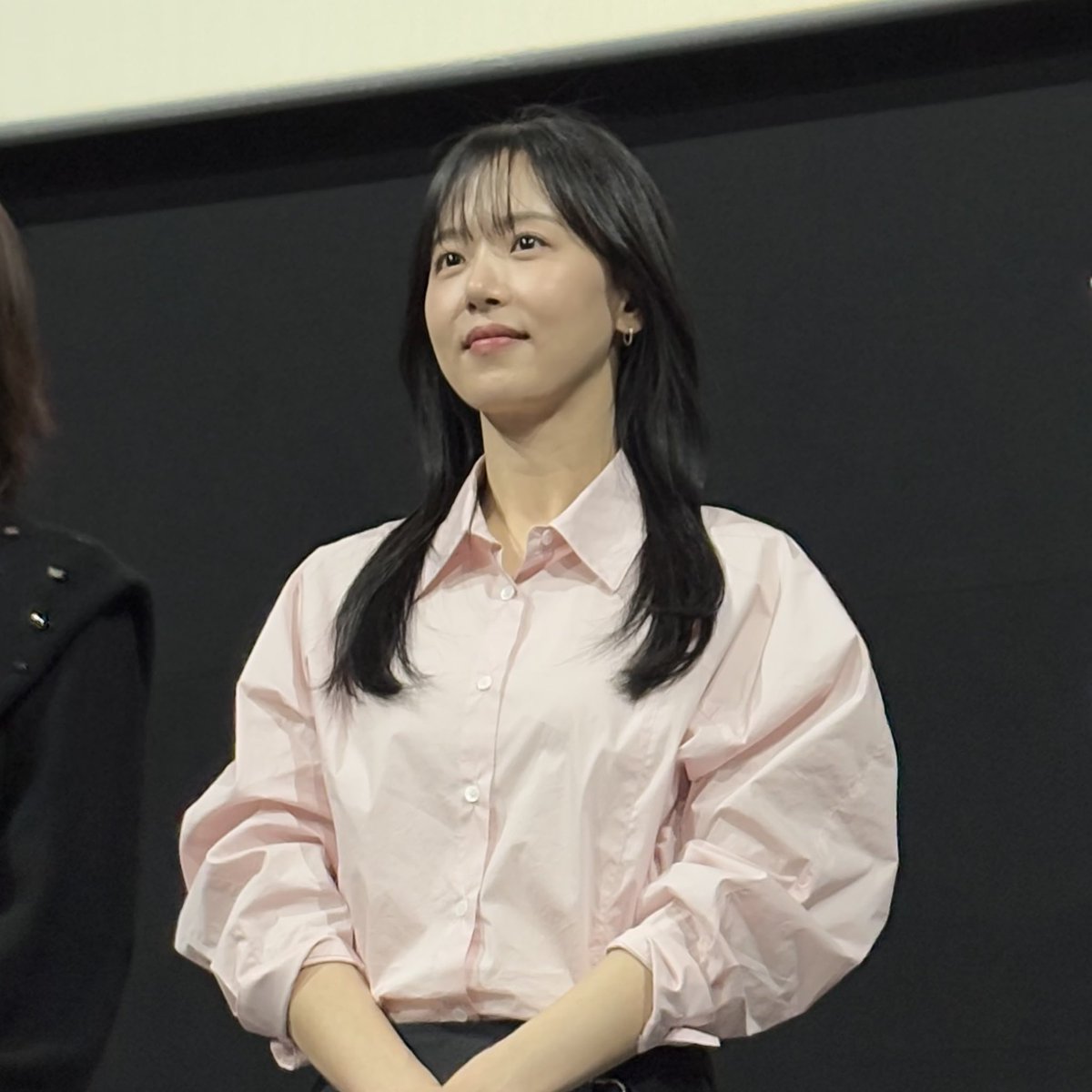 애정 듬뿍! 핫팩 눈빛 장착🔥
그 어느때보다 훈훈했던 토요일 무대인사 현장 공개💕

따뜻한 감동에 힐링 온도 높여주는 영화
<대가족> 절찬상영중!

#대가족 #절찬상영중
#김윤석 #이승기 #김성령 #강한나 #박수영 #양우석감독