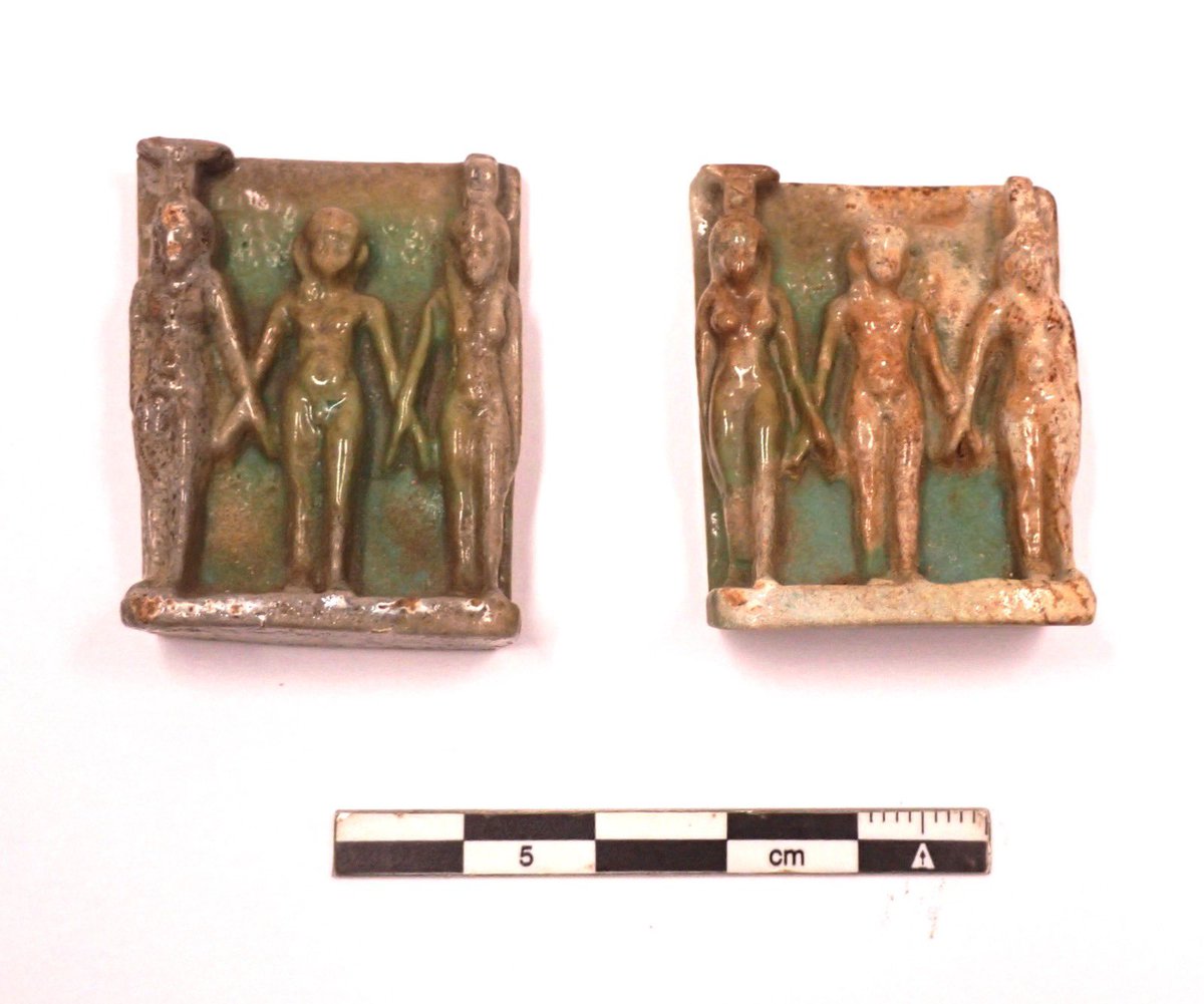 TourismandAntiq's tweet image. The Egyptian-Spanish mission uncovered human remains with 13 golden tongues and nails from the Ptolemaic period at Al-Bahnasa, Meniya. They also found tombs with colourful decorations, mummies, coffins and unique artifacts. #Artefacts #Coffins #Meniya #Discoveries #Egypt #Tourism