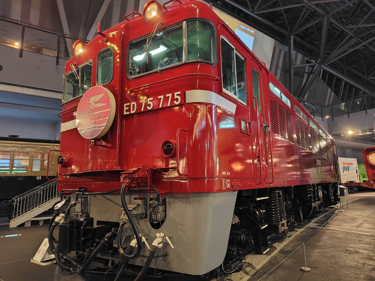 日本海縦貫線100年の企画展示に合わせて展示車両にも北陸に縁ある