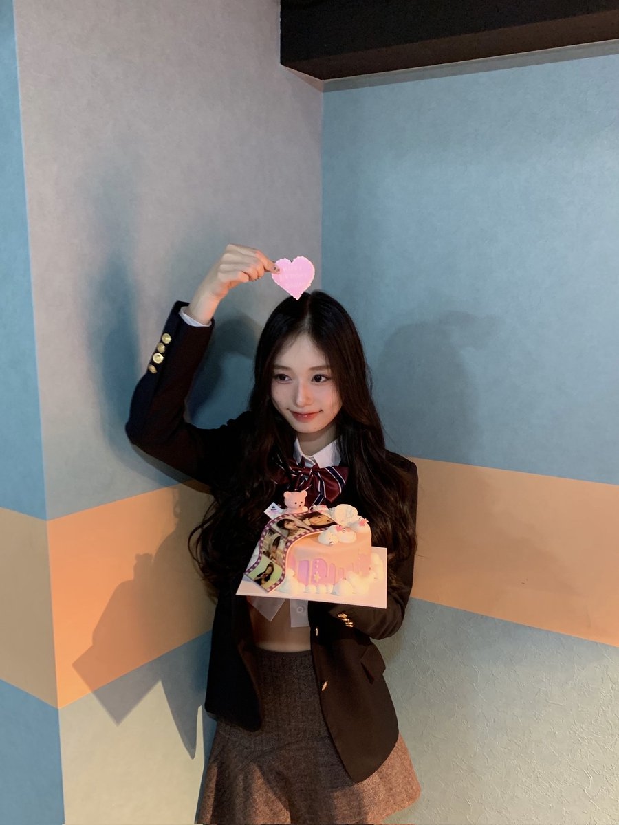 cherrykimdoah's tweet photo. Beautiful memory with you♡

#KIMDOAH #김도아 #キムドア #도아 #DOAH https://t.co/qVYJC1yIHk