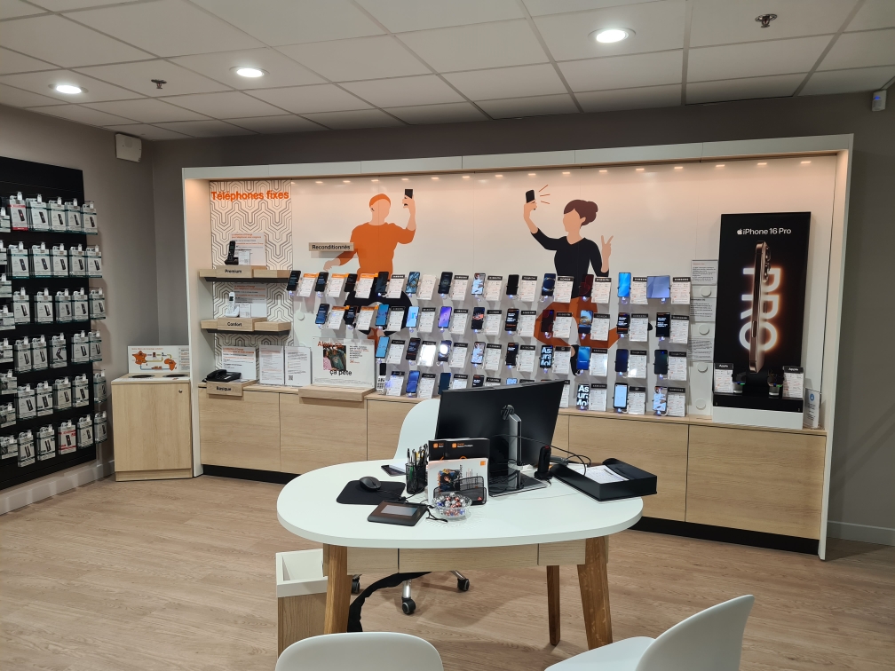 📢Grande nouvelle ! Nous sommes ravis de vous annoncer l'ouverture de la boutique Orange à Rethel, dans le centre commercial Carrefour.
Venez découvrir nos offres exclusives et profiter de nos services dès aujourd'hui. 📱✨