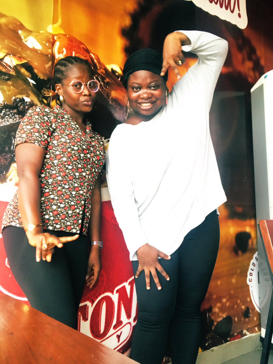 evelyn_Omoba11's tweet photo. Build like am athlete!🤓🤪
#SaturdayVibes  #jwgirlies #girlfrienddate https://t.co/rWMlV5AE3m