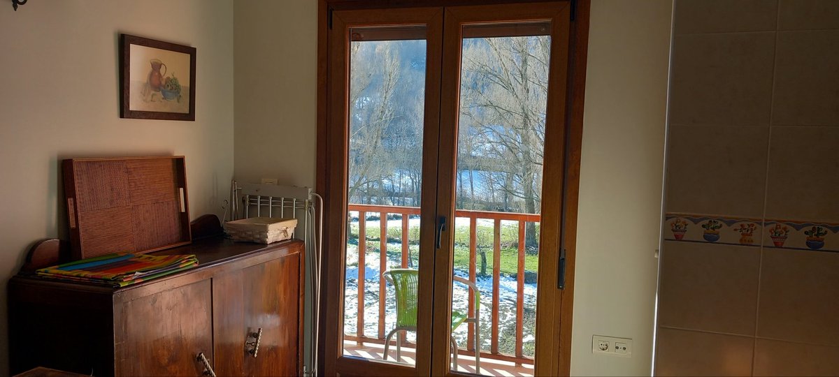 antonioybenina's tweet photo. Desde la cocina se ve un bonito día de sol...

Haz tu reserva....
☎️ 610752535
📧 antonioybenina@gmail.com 

#casaantonioybenina #laciana #leitariegos #reservadelabiosfera #mipueblovende #españa #vut #leon #alojamientosconmascotas #bookingcom https://t.co/HaThIEqo9z