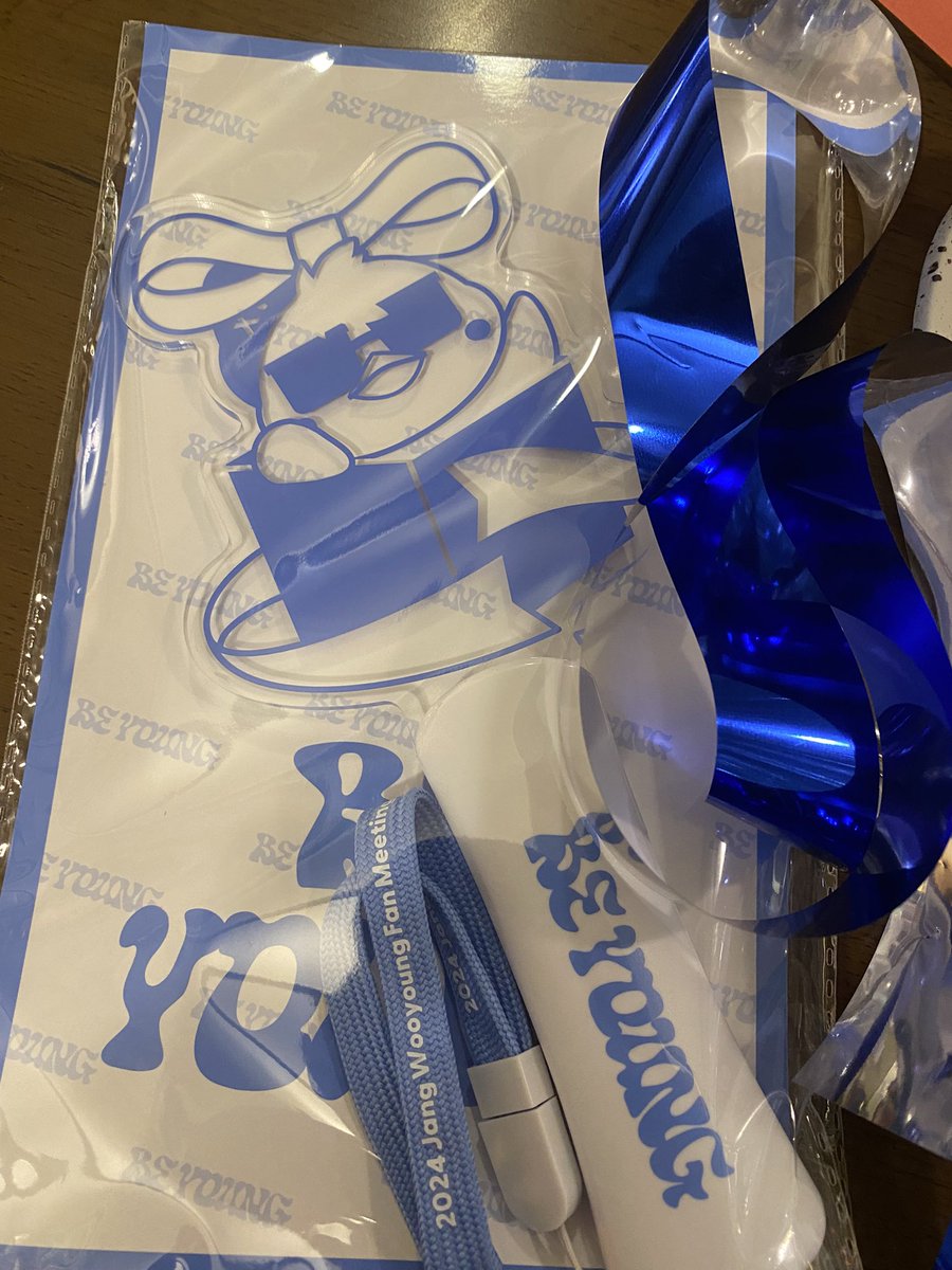 3100Shio's tweet photo. 大阪オリックス劇場

🐣「ウヨンが〜」「ウヨンの〜」って三十路過ぎの男子が言ってることに思わず可愛い連呼w 

ペンミなのでおしゃべり多めです

#ウヨン　#2pm    #2PM우영 https://t.co/JOINwhscUh