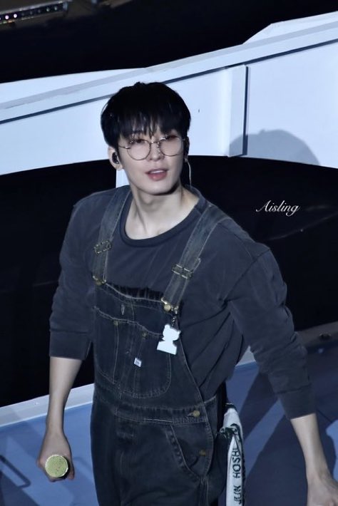 サスペンダーウォヌ🐈‍⬛  #원우 #wonwoo #SEVENTEEN_RIGHT_HERE_IN_JAPAN  #SEVENTEEN_RIGHT_HERE_IN_OSAKA