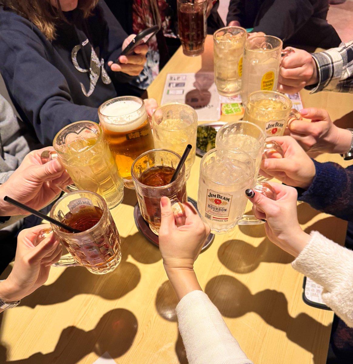 SLAVE関西忘年会3次会！

私はウーロン茶です。