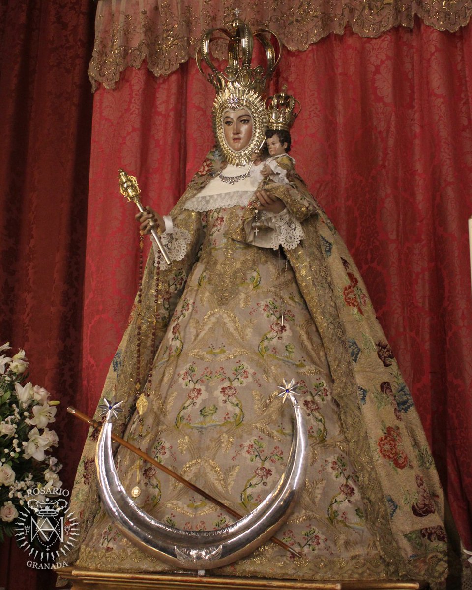 Rosario_Granada's tweet photo. La #VirgendelRosario vestida por sus camareras para la estancia en la Capilla de Santa Catalina y las celebraciones de la #Navidad.

- PROMESAS DEL #SANTOROSARIO -

III. "Socorreré en todas sus necesidades a los que propagaren mi Rosario."

#Realejo #RosarioCoronada2024 #Granada https://t.co/ZtbDnKhqhJ