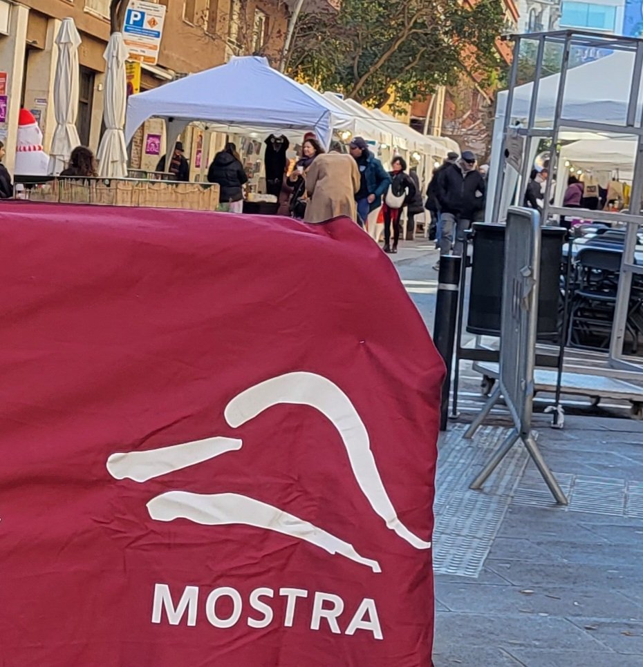 Eudosio Gutierrez (@eudosiopsc) on Twitter photo Paseando por la Mostra Comerç de la <a href="/acpoblesec/">As.Comerc. Poble-sec</a>, carrer Olivera, Bobila y Plaza Sta Madrona #Poblesec <a href="/BCN_SantsMont/">Districte de Sants-Montjuïc</a>
#barriabarri Paseando por la Mostra Comerç de la <a href="/acpoblesec/">As.Comerc. Poble-sec</a>, carrer Olivera, Bobila y Plaza Sta Madrona #Poblesec <a href="/BCN_SantsMont/">Districte de Sants-Montjuïc</a>
#barriabarri