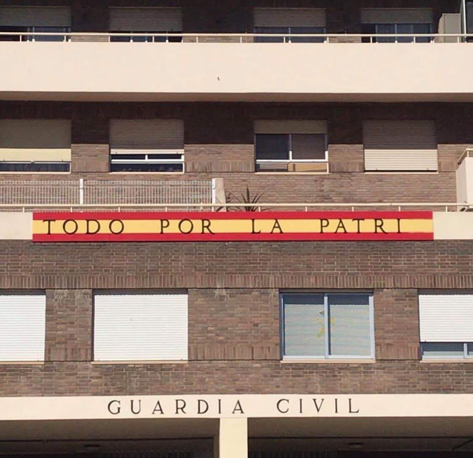 La Patri debe de ser la mujer del brigada.